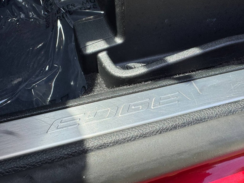 Photo 29 of this FORD EDGE