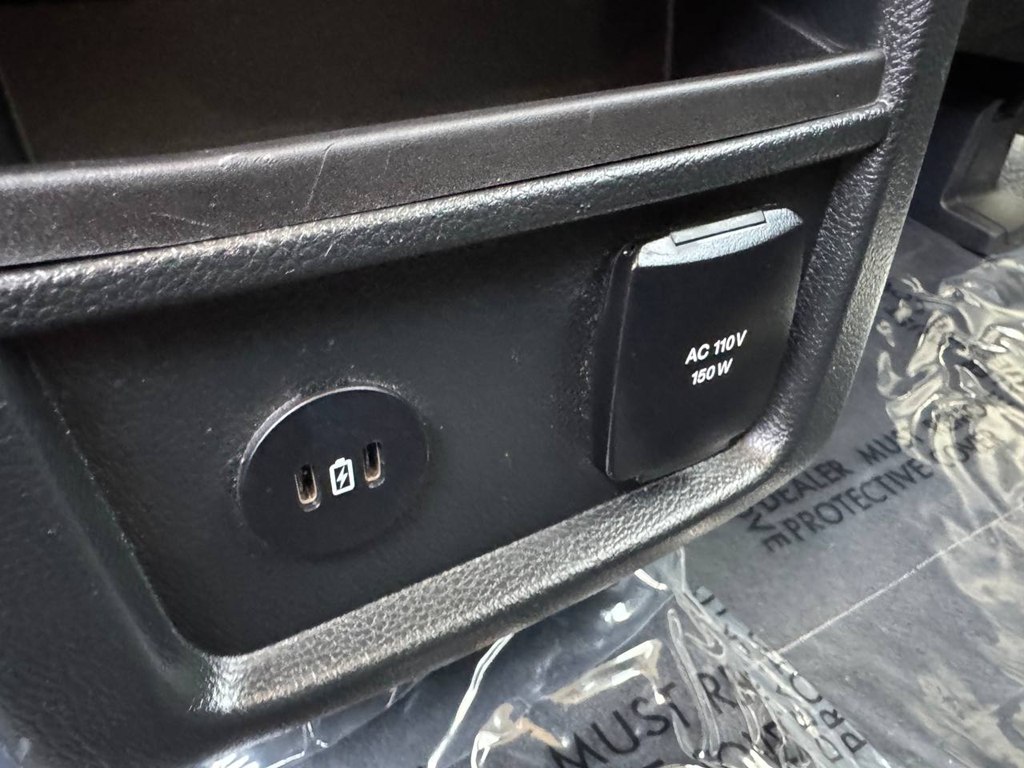 Photo 39 of this FORD EDGE