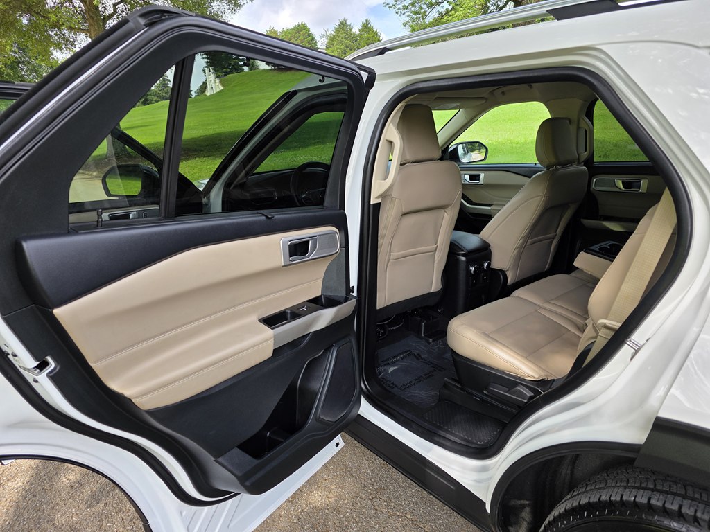 Photo 70 of this FORD EXPLORER