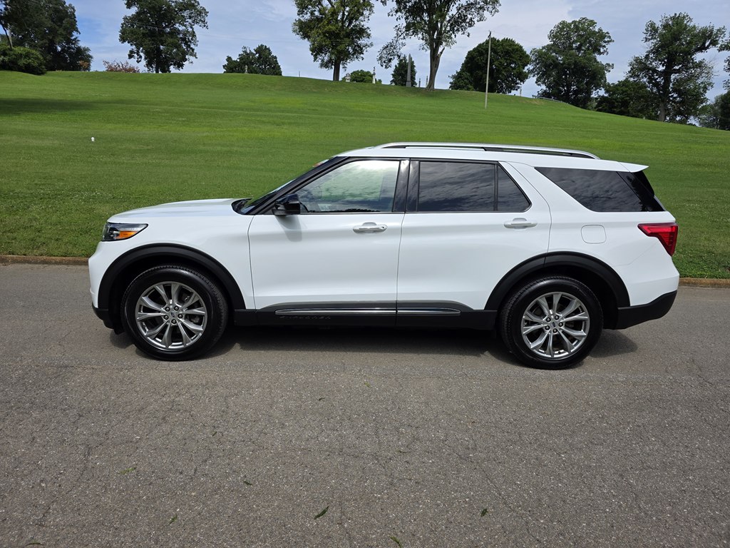 Photo 3 of this FORD EXPLORER