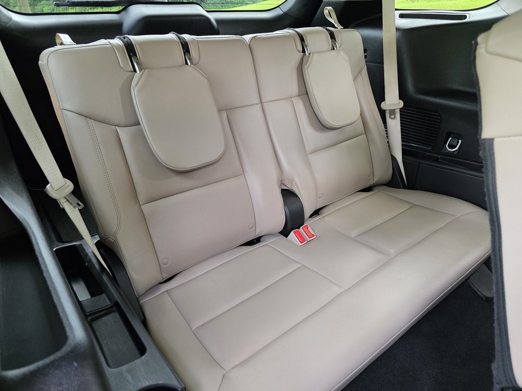 Photo 52 of this FORD EXPLORER