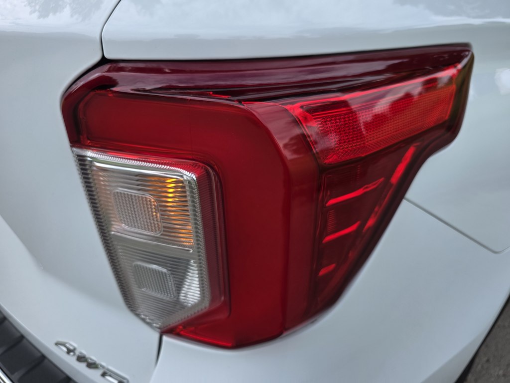 Photo 59 of this FORD EXPLORER
