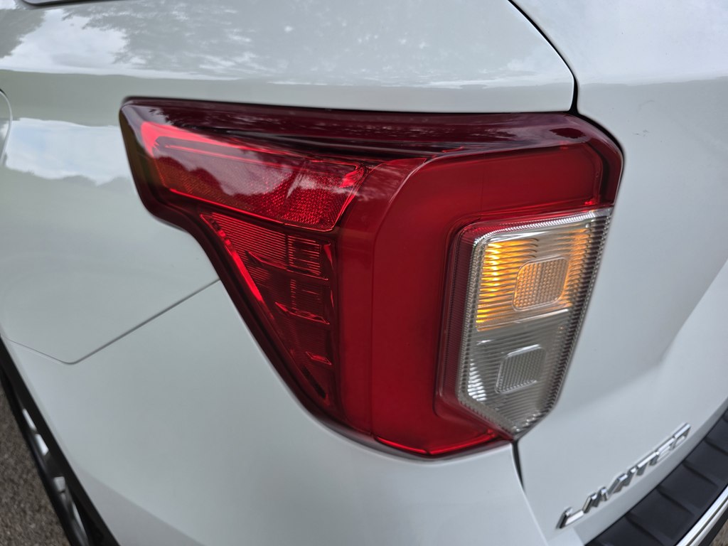 Photo 58 of this FORD EXPLORER