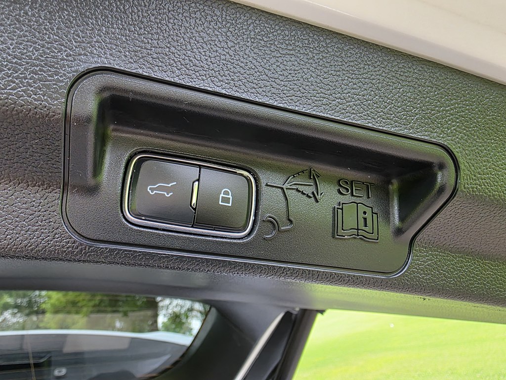 Photo 55 of this FORD EXPLORER