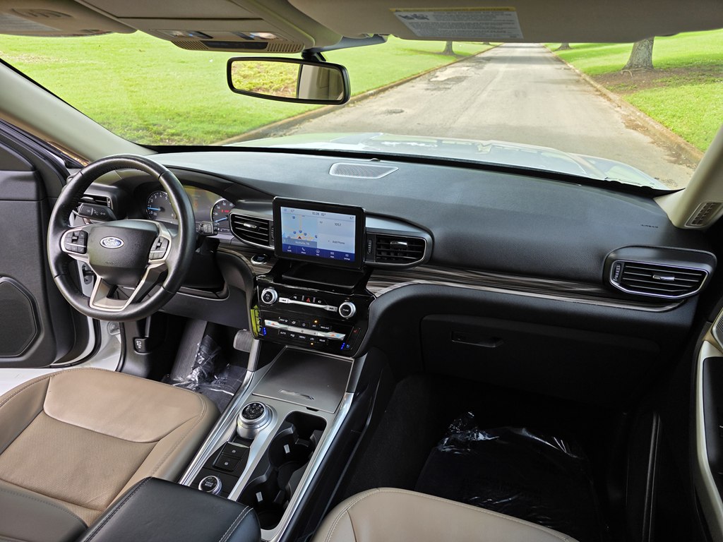 Photo 11 of this FORD EXPLORER
