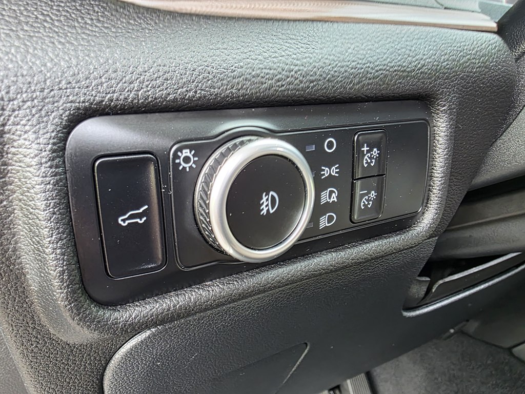 Photo 27 of this FORD EXPLORER