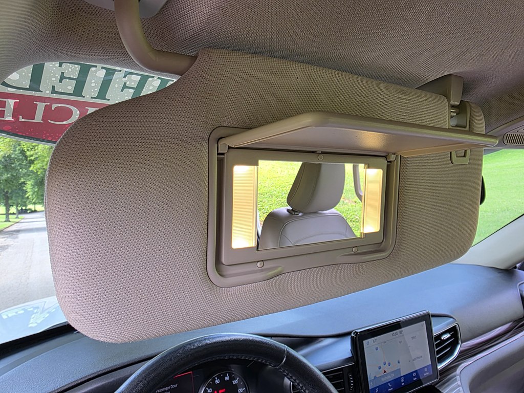 Photo 24 of this FORD EXPLORER