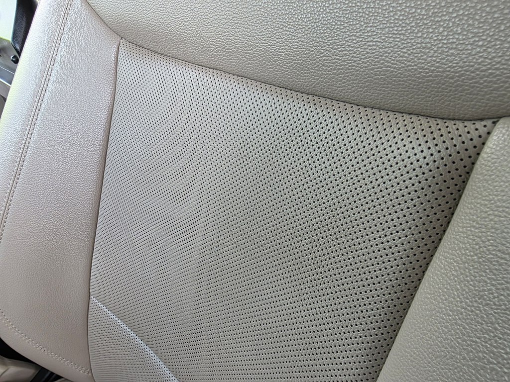 Photo 31 of this FORD EXPLORER