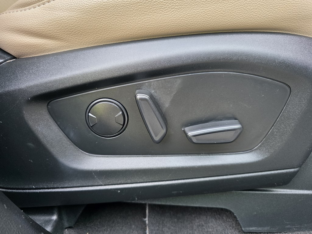 Photo 56 of this FORD EXPLORER