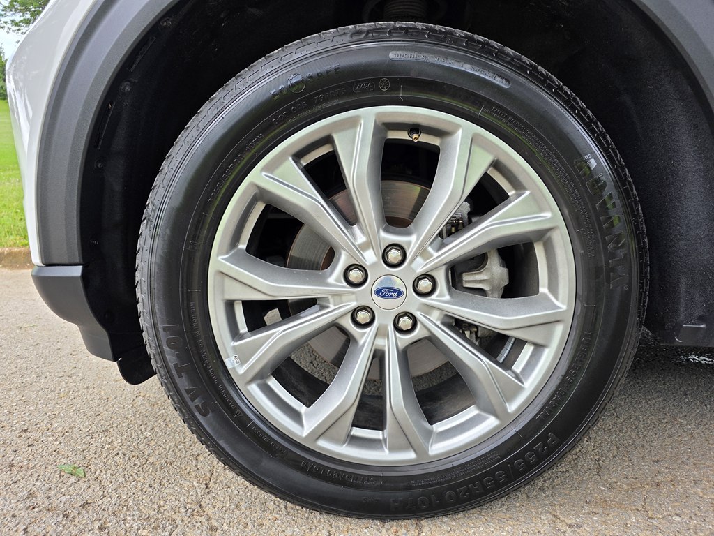 Photo 60 of this FORD EXPLORER