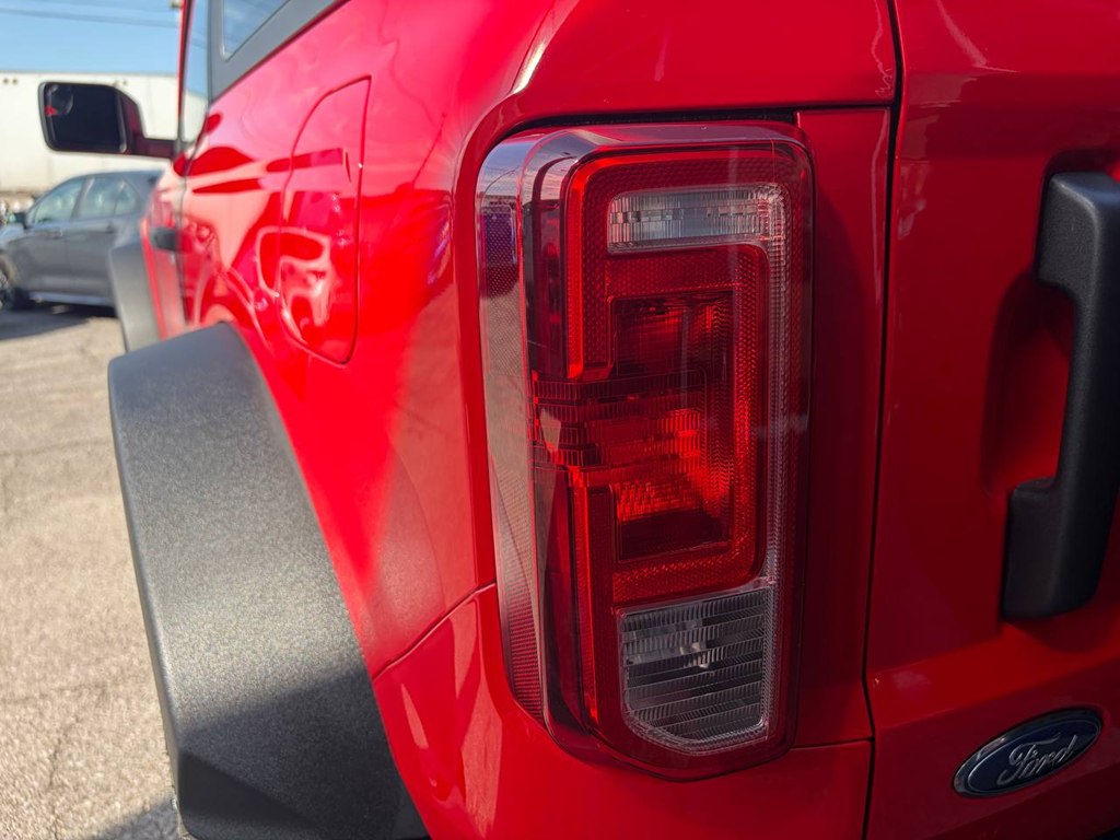 Photo 40 of this FORD BRONCO