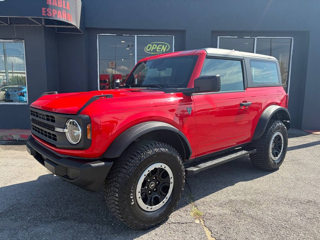 Photo 2 of this FORD BRONCO