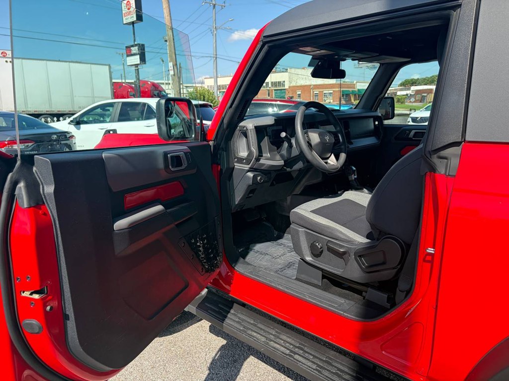 Photo 10 of this FORD BRONCO