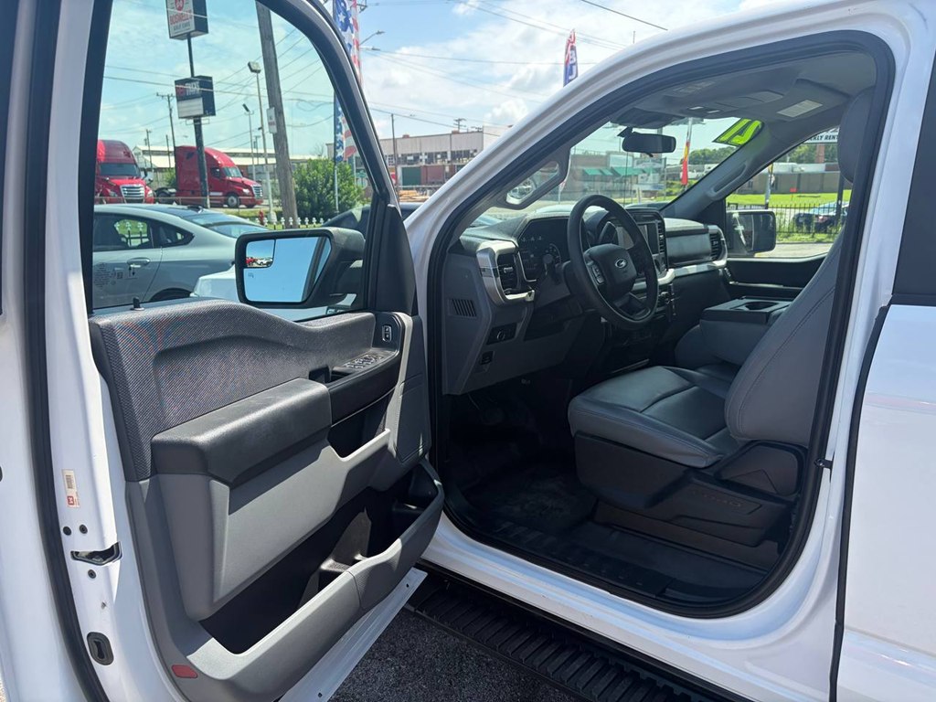 Photo 10 of this FORD F150