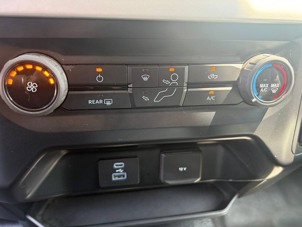 Photo 23 of this FORD F150