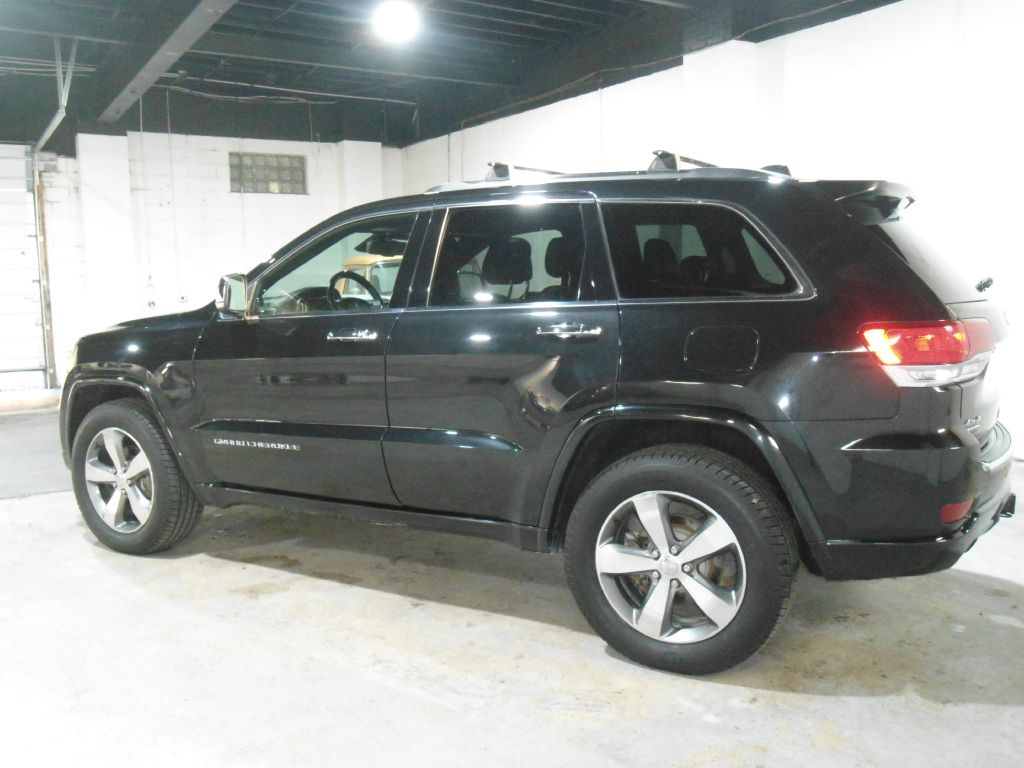 Photo 3 of this JEEP GRAND CHEROKEE