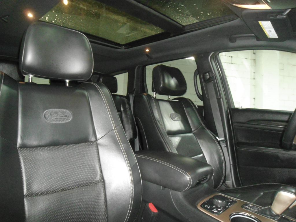 Photo 18 of this JEEP GRAND CHEROKEE