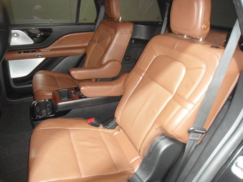 Photo 11 of this LINCOLN AVIATOR