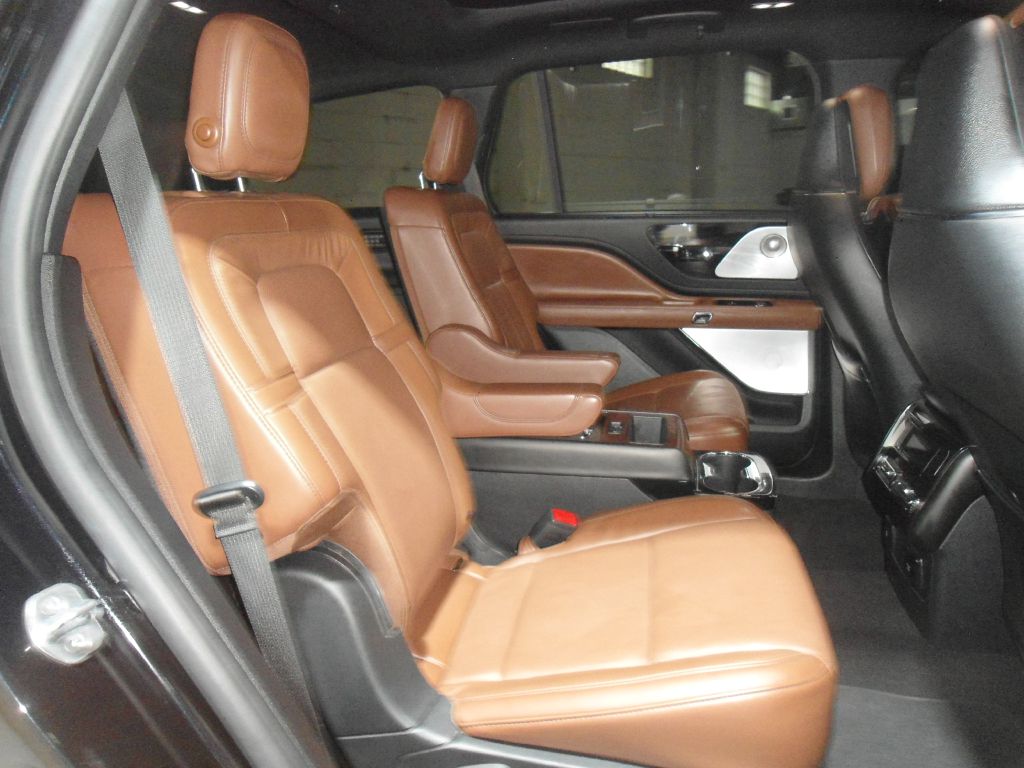 Photo 14 of this LINCOLN AVIATOR
