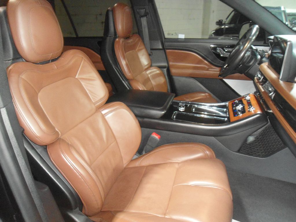 Photo 15 of this LINCOLN AVIATOR