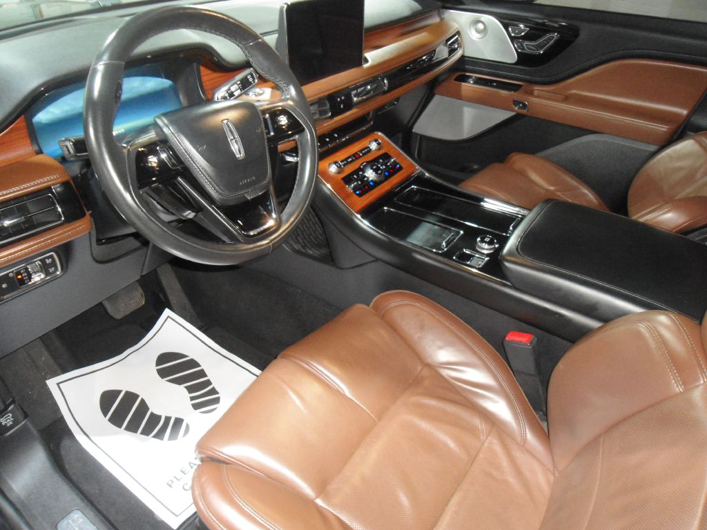 Photo 19 of this LINCOLN AVIATOR