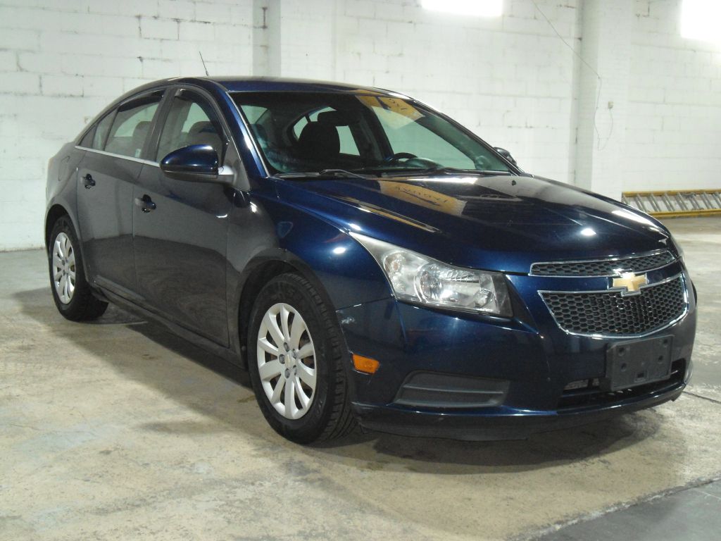 Photo 8 of this CHEVROLET CRUZE