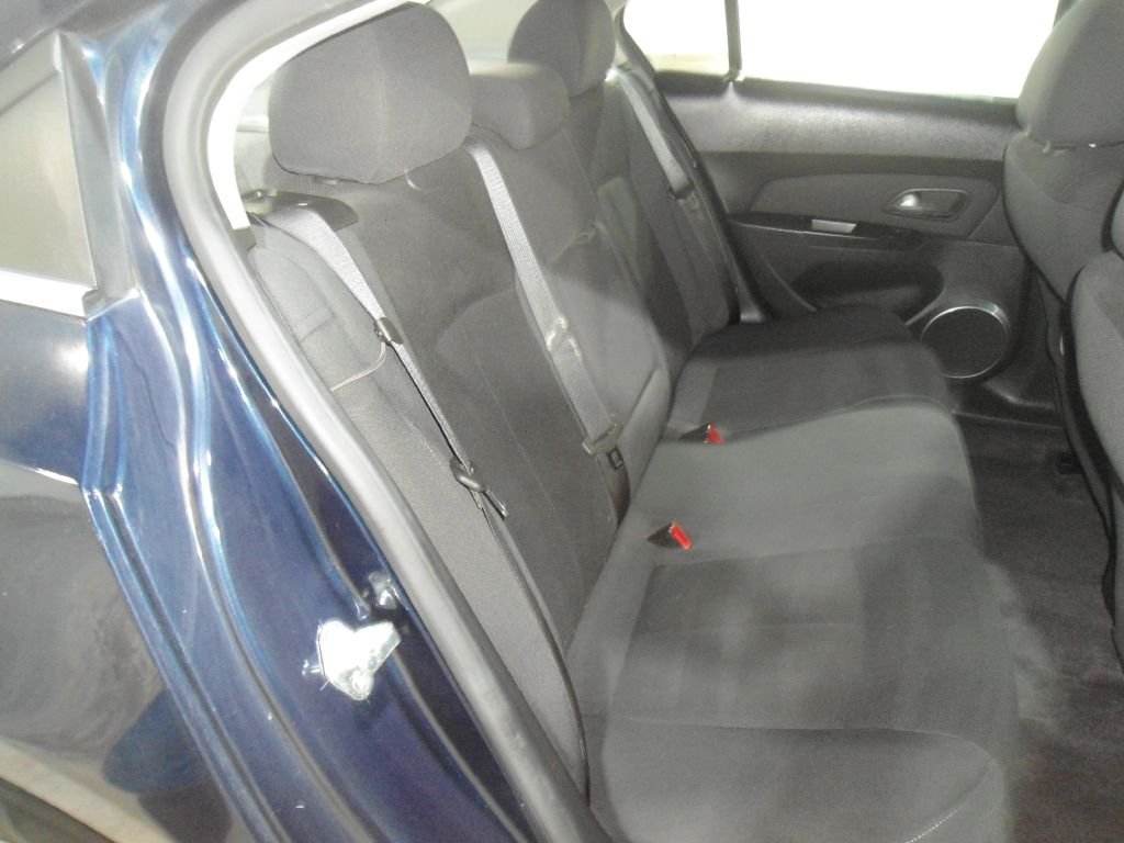 Photo 13 of this CHEVROLET CRUZE