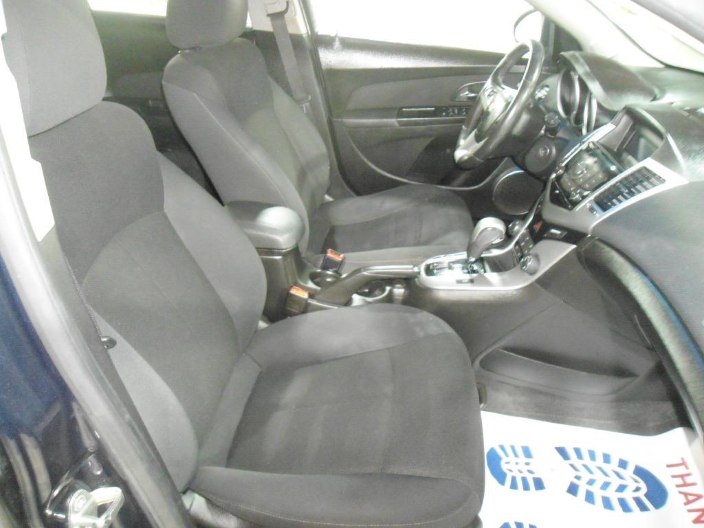 Photo 14 of this CHEVROLET CRUZE