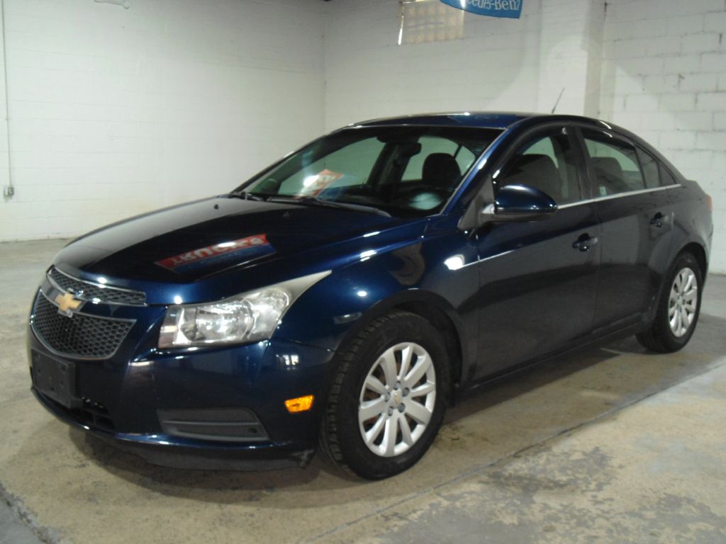 Photo 2 of this CHEVROLET CRUZE