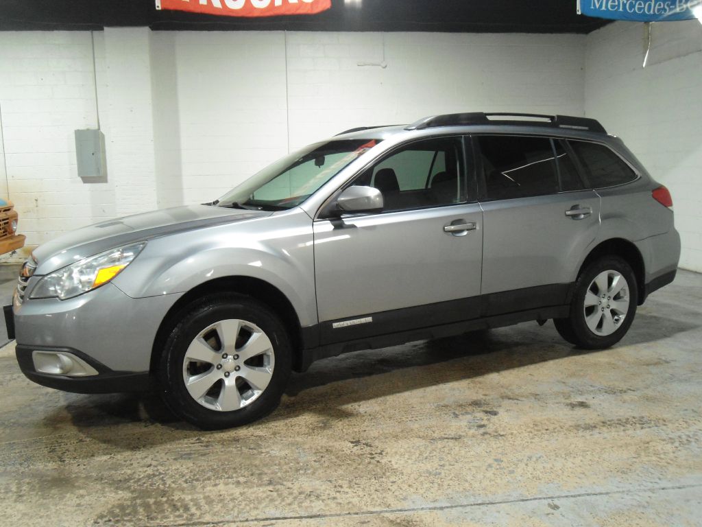Photo 2 of this SUBARU OUTBACK