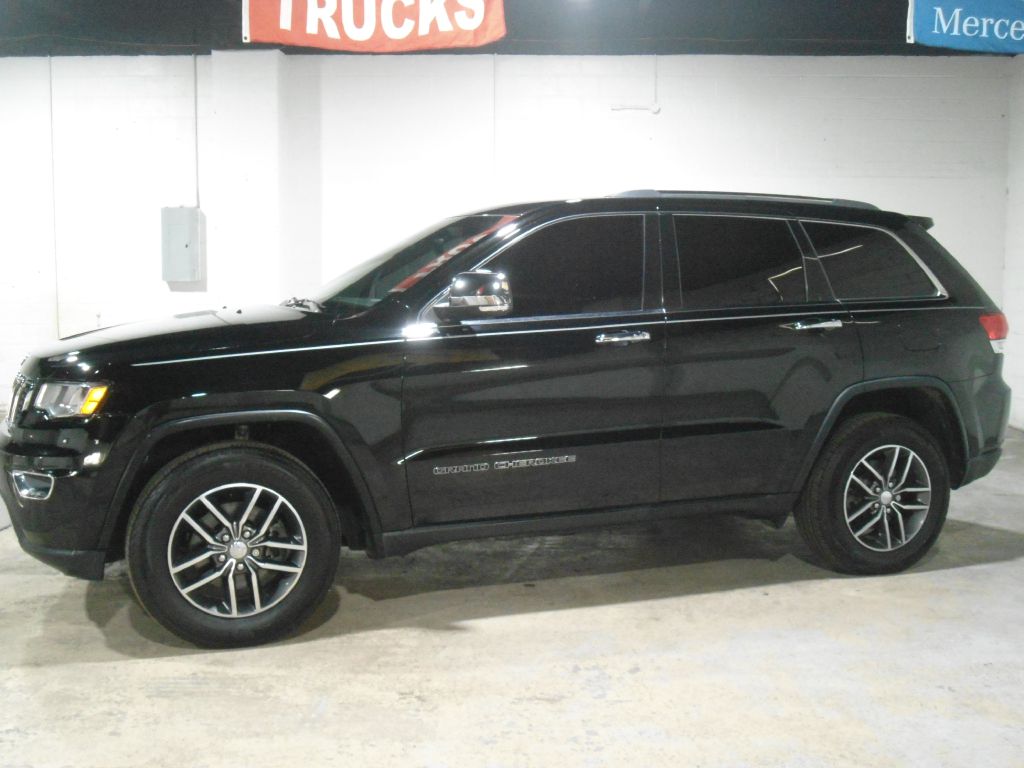 Photo 2 of this JEEP GRAND CHEROKEE