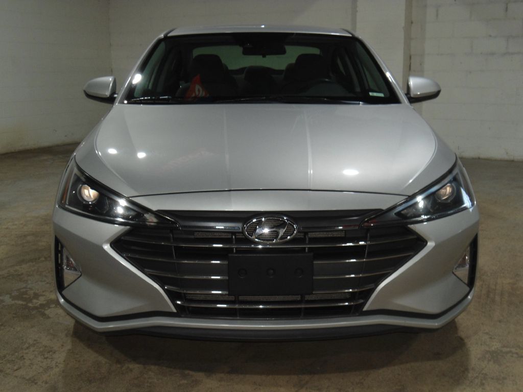 Photo 5 of this HYUNDAI ELANTRA