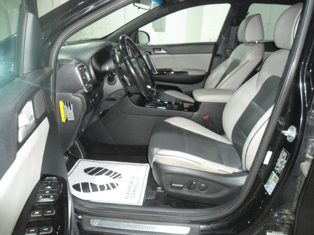 Photo 9 of this KIA SPORTAGE