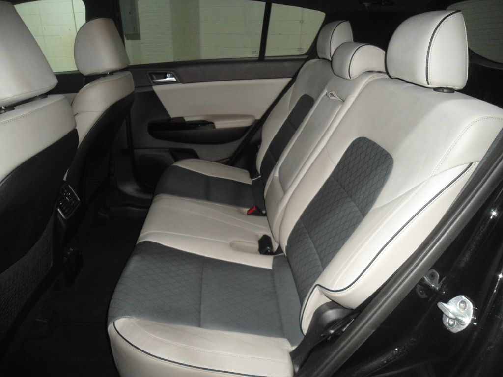 Photo 10 of this KIA SPORTAGE