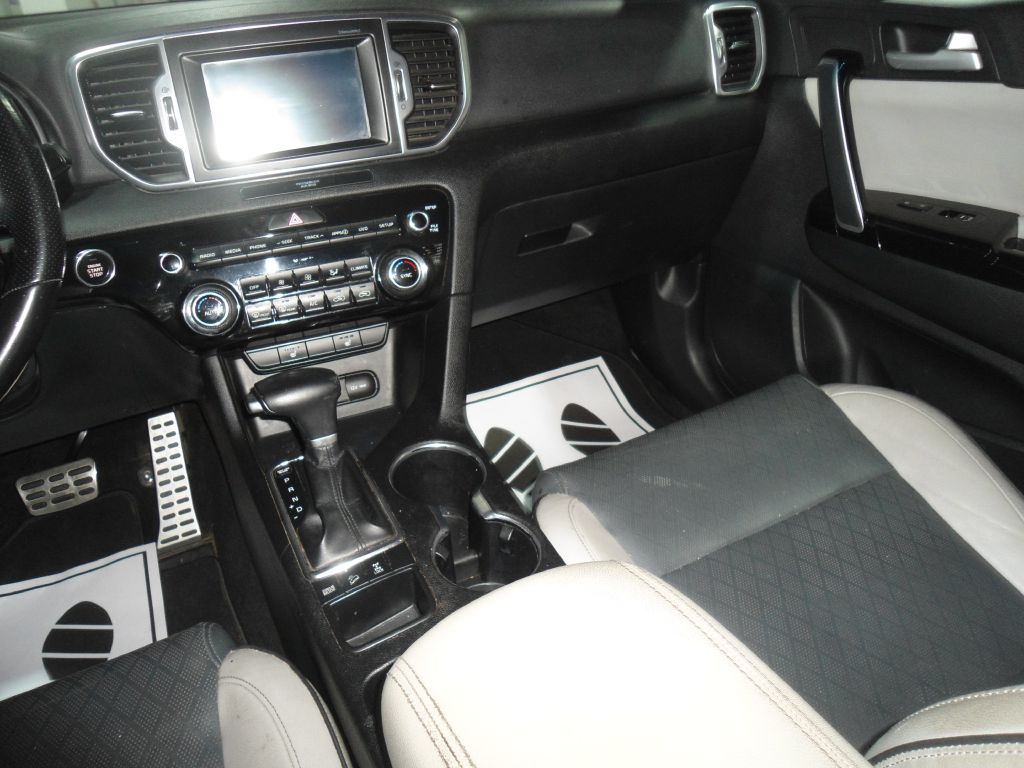 Photo 12 of this KIA SPORTAGE