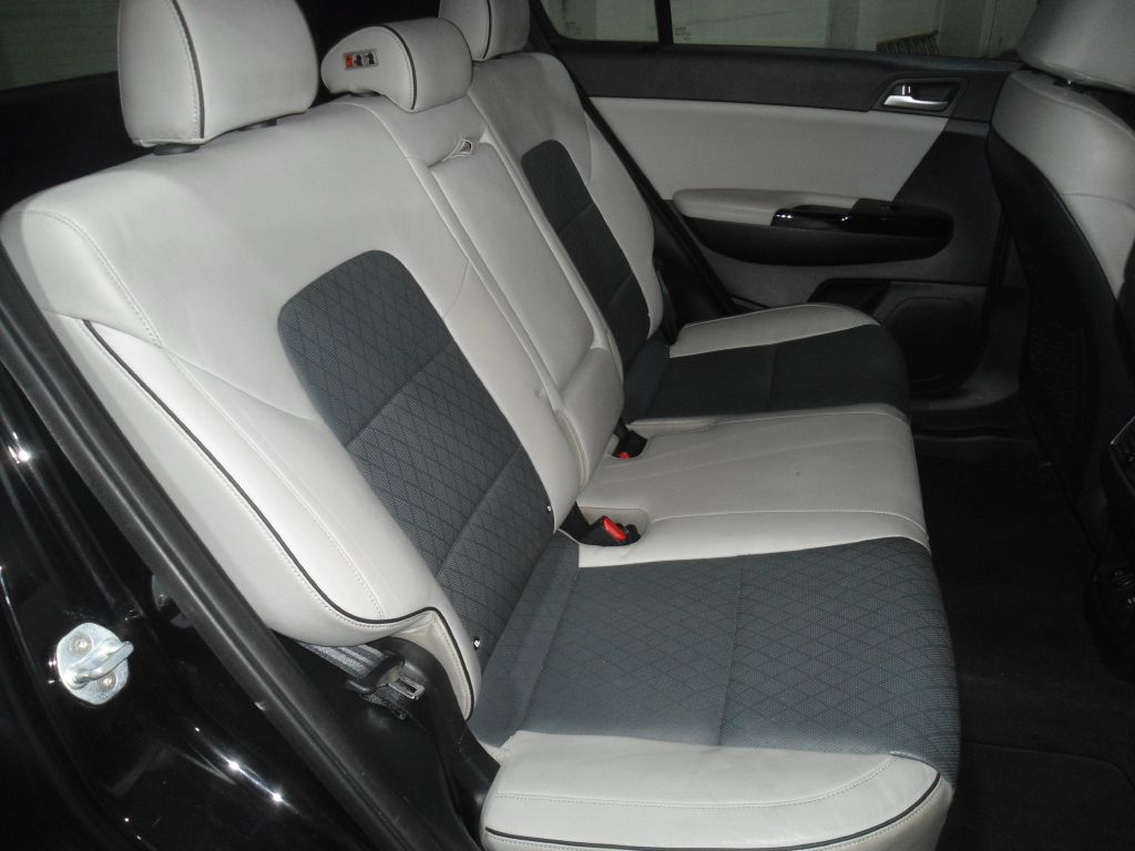 Photo 13 of this KIA SPORTAGE