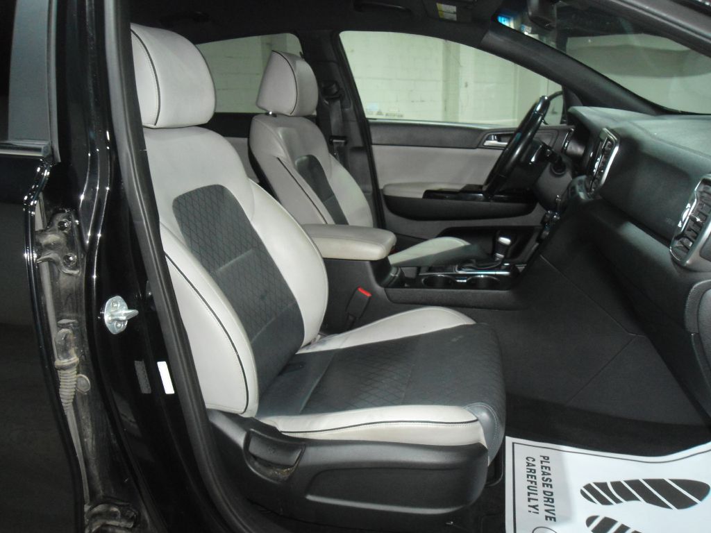 Photo 15 of this KIA SPORTAGE