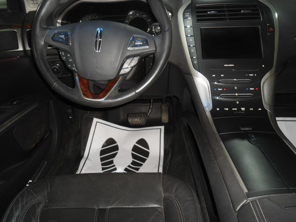 Photo 10 of this LINCOLN MKZ