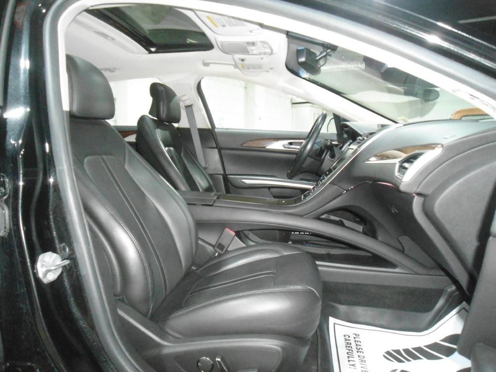 Photo 13 of this LINCOLN MKZ