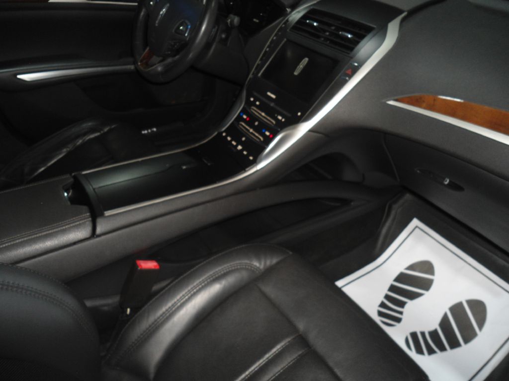 Photo 14 of this LINCOLN MKZ