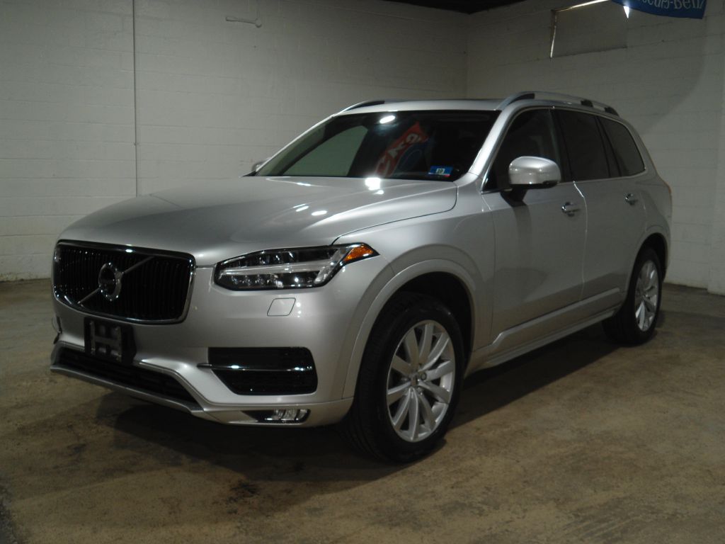 Photo 2 of this VOLVO XC90