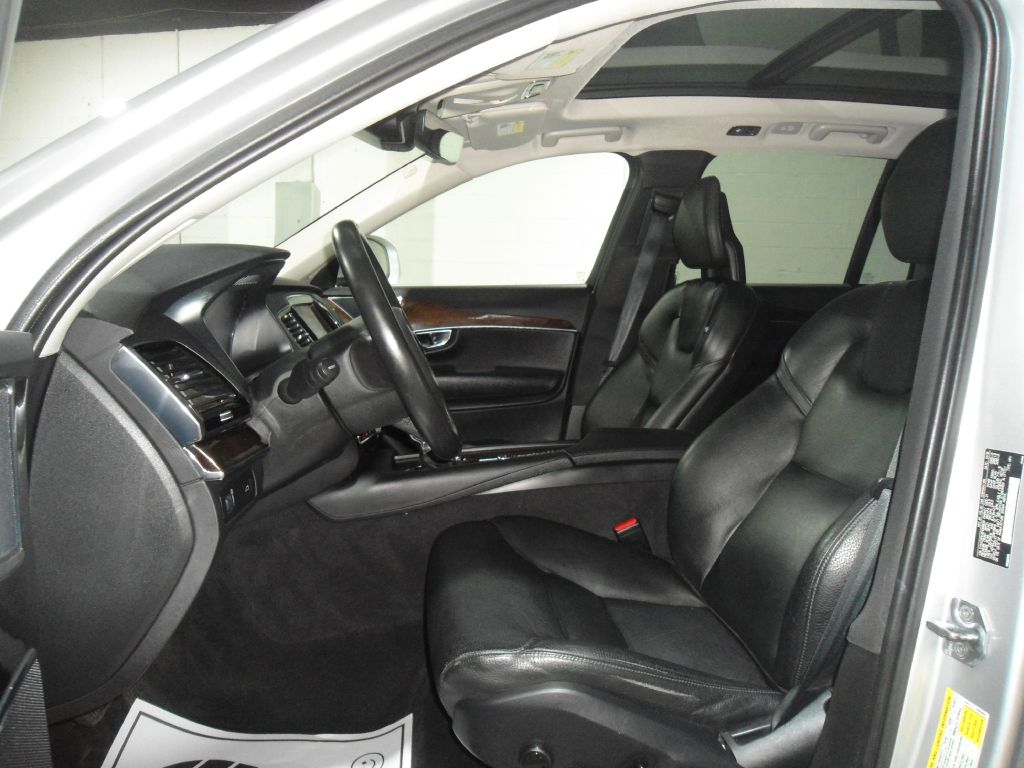 Photo 7 of this VOLVO XC90