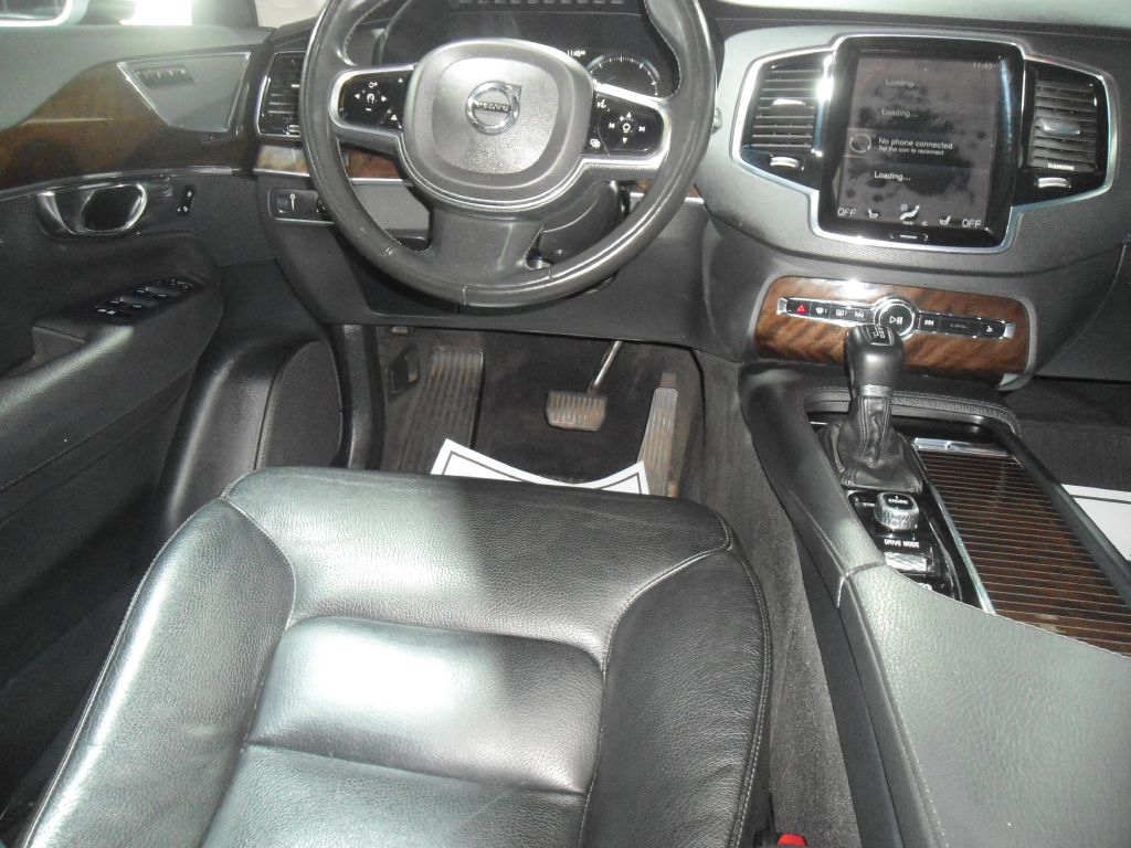 Photo 9 of this VOLVO XC90