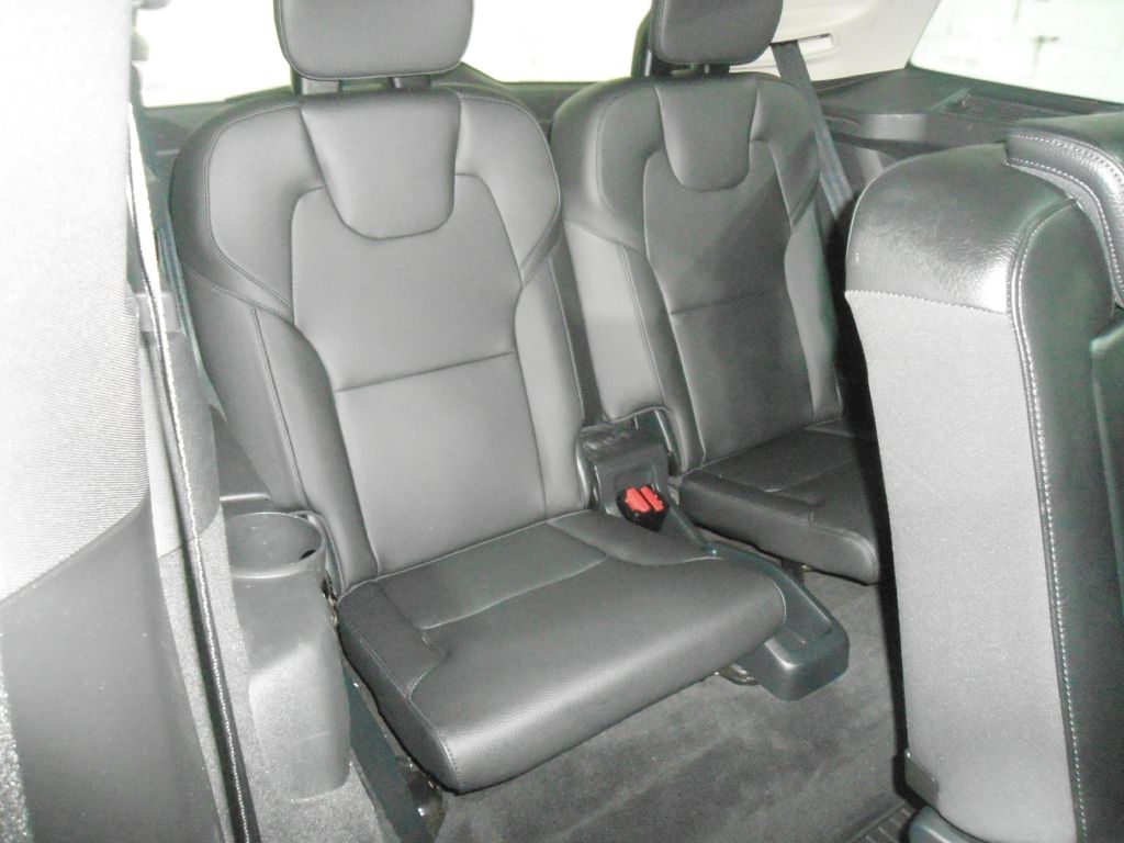 Photo 12 of this VOLVO XC90