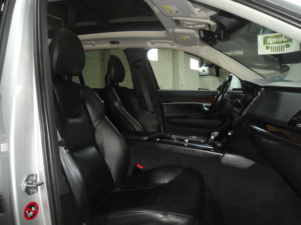 Photo 14 of this VOLVO XC90