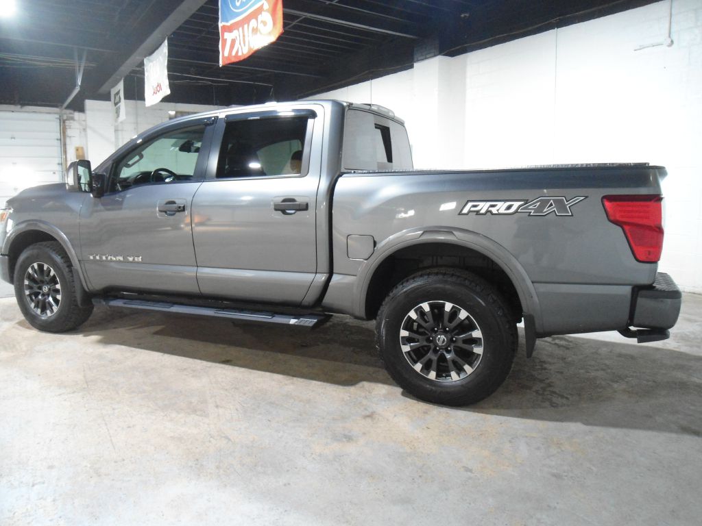 Photo 4 of this NISSAN TITAN