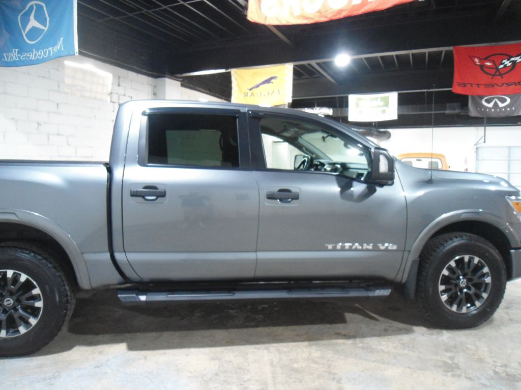 Photo 11 of this NISSAN TITAN