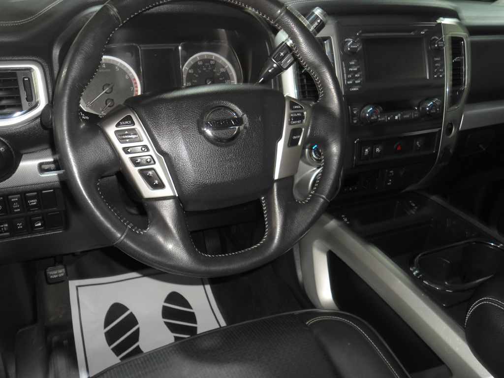 Photo 16 of this NISSAN TITAN