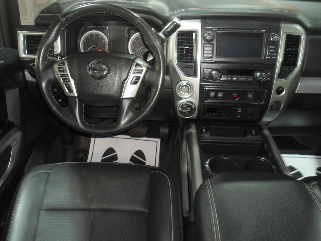 Photo 20 of this NISSAN TITAN