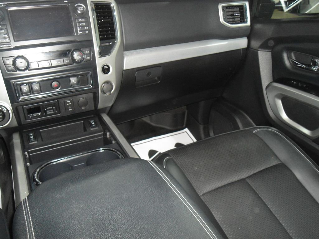 Photo 21 of this NISSAN TITAN